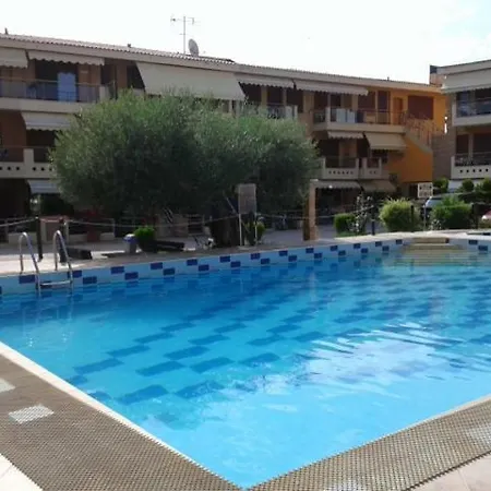 Sundy's House At Beach, Halkidiki Дом отдыха Геракини